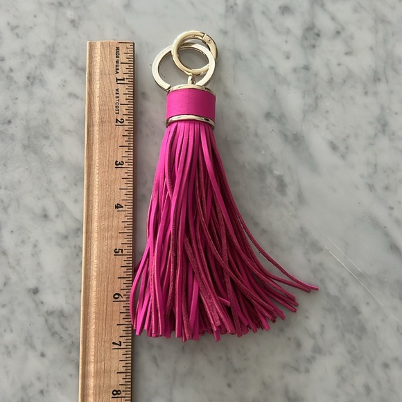 Mark and Graham Oversized Tassle Keychain, NWOT, orchid (pink) - Picture 2 of 4
